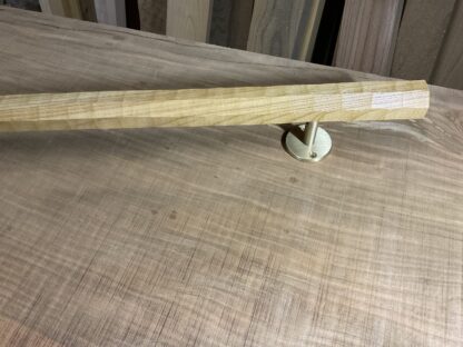ケヤキの木　八角形の手摺り　真鍮金具付き　ちょうなはつり(名栗)仕上げ　60cm〜70cm - 画像 (11)