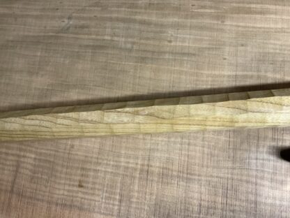 ケヤキの木　八角形の手摺り　真鍮金具付き　ちょうなはつり(名栗)仕上げ　60cm〜70cm - 画像 (10)