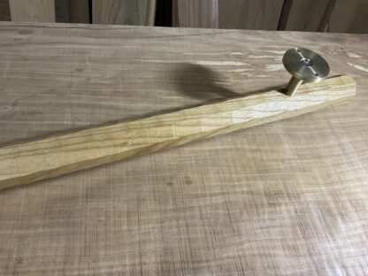 ケヤキの木　八角形の手摺り　真鍮金具付き　ちょうなはつり(名栗)仕上げ　60cm〜70cm - 画像 (8)