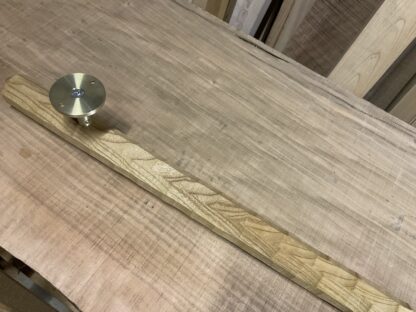 ケヤキの木　八角形の手摺り　真鍮金具付き　ちょうなはつり(名栗)仕上げ　60cm〜70cm - 画像 (3)