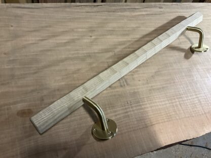 栗の木　六角形の手摺り　L字型真鍮金具付き　横使い　ちょうなはつり仕上げ　60cm〜120cm - 画像 (6)