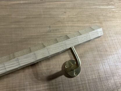 栗の木　六角形の手摺り　L字型真鍮金具付き　横使い　ちょうなはつり仕上げ　60cm〜120cm