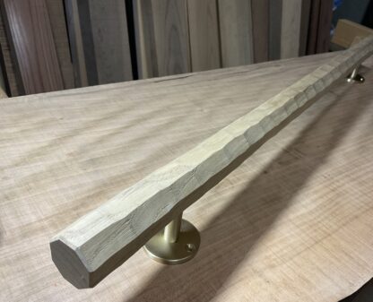 栗の木　八角形の手摺り　真鍮金具付き　ちょうなはつり仕上げ　60cm〜120cm