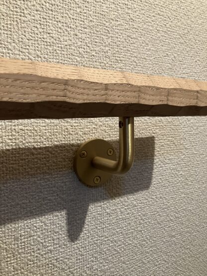 栗の木　八角形の手摺り　L字型真鍮金具付き　横使い　ちょうなはつり仕上げ　60cm〜120cm - 画像 (7)