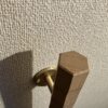 栗の木　六角形の手摺り　真鍮金具付き　ちょうなはつり仕上げ　60cm〜120cm - 画像 (4)