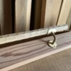 タモの木　八角形の手摺り　L字型真鍮金具付き　ちょうなはつり仕上げ　60cm〜120cm - 画像 (10)