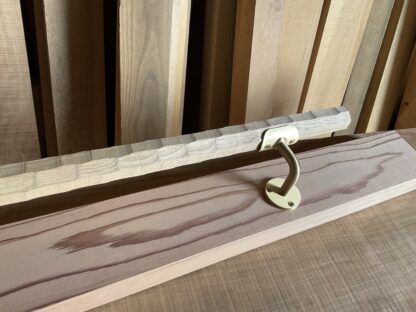 タモの木　八角形の手摺り　L字型真鍮金具付き　ちょうなはつり仕上げ　60cm〜120cm - 画像 (10)