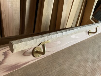 タモの木　八角形の手摺り　L字型真鍮金具付き　ちょうなはつり仕上げ　60cm〜120cm - 画像 (8)