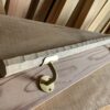 タモの木　八角形の手摺り　L字型真鍮金具付き　ちょうなはつり仕上げ　60cm〜120cm - 画像 (6)