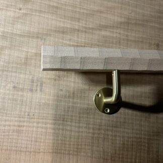 タモの木　六角形の手摺り　L字型真鍮金具付き　横使い　ちょうなはつり(名栗)仕上げ　60cm〜120cm