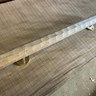 くるみの木　ちょうなはつり(名栗)仕上げの手摺り　真鍮金具付き　60cm〜90cm