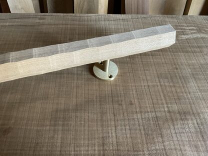 タモの木　六角形の手摺り　真鍮金具付き　ちょうなはつり(名栗)仕上げ　60cm〜120cm - 画像 (14)