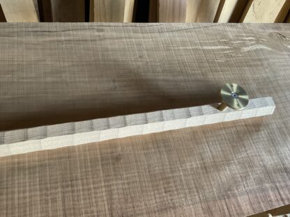 タモの木　六角形の手摺り　真鍮金具付き　ちょうなはつり(名栗)仕上げ　60cm〜120cm - 画像 (9)