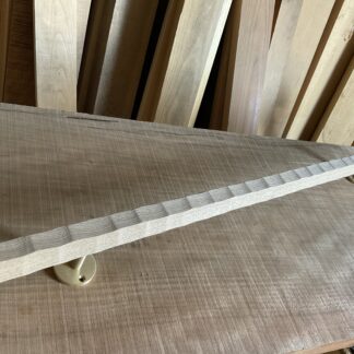 タモの木　六角形の手摺り　真鍮金具付き　ちょうなはつり(名栗)仕上げ　60cm〜120cm