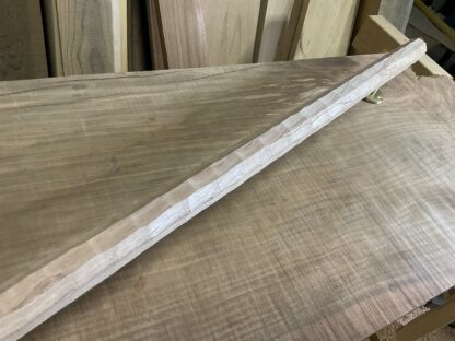 センダンの木　八角形の手摺り　ちょうなはつり(名栗)仕上げ　長さ80cm - 画像 (6)