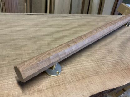 ケンポナシ　八角形　ちょうなはつり(名栗)仕上げの手摺り　長さ80cm - 画像 (7)