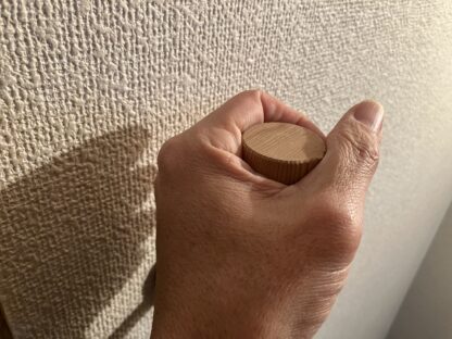秋田杉　丸い手摺り　ウヅクリ仕上げ　真鍮金具付き　長さ60cm〜100cm - 画像 (7)