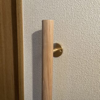 くるみの木  丸い手摺り  ウズクリ仕上げ 径32ミリ  長さ60cm〜100cm